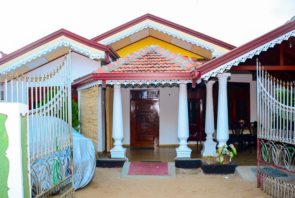 Lakshmi Family Villa Negombo Exterior foto